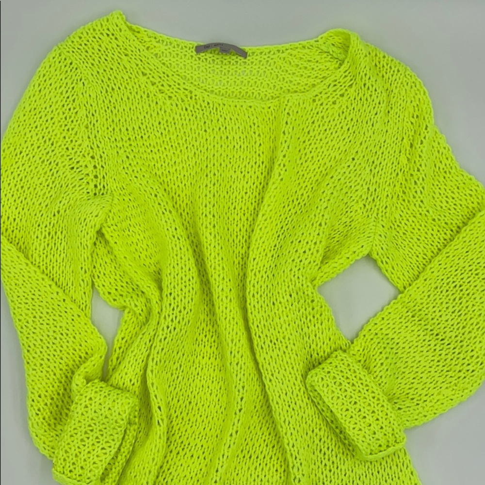 Gap Sweater in Neon Yellow/ Green 80’s Vibe!